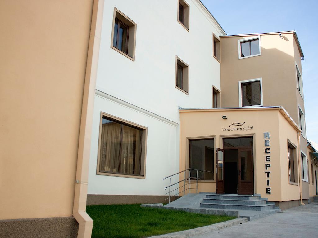Hotel Dusan Si Fiul Resita Nord Exterior photo